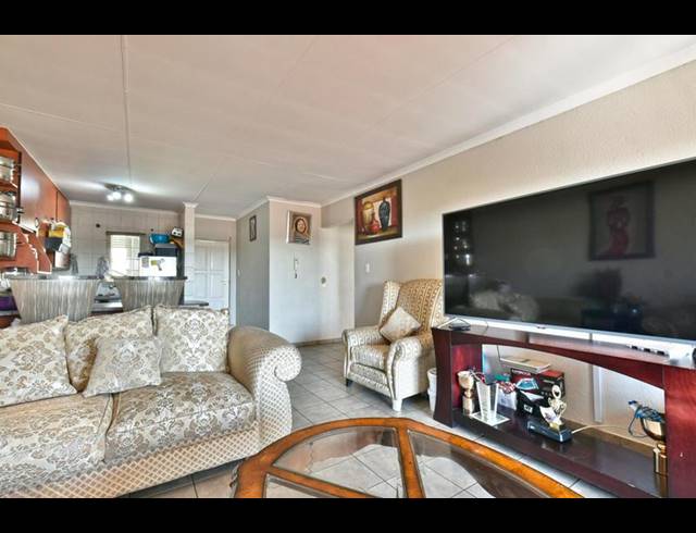 3 BEDROOM APARTMENT FOR SALE IN RANDHART